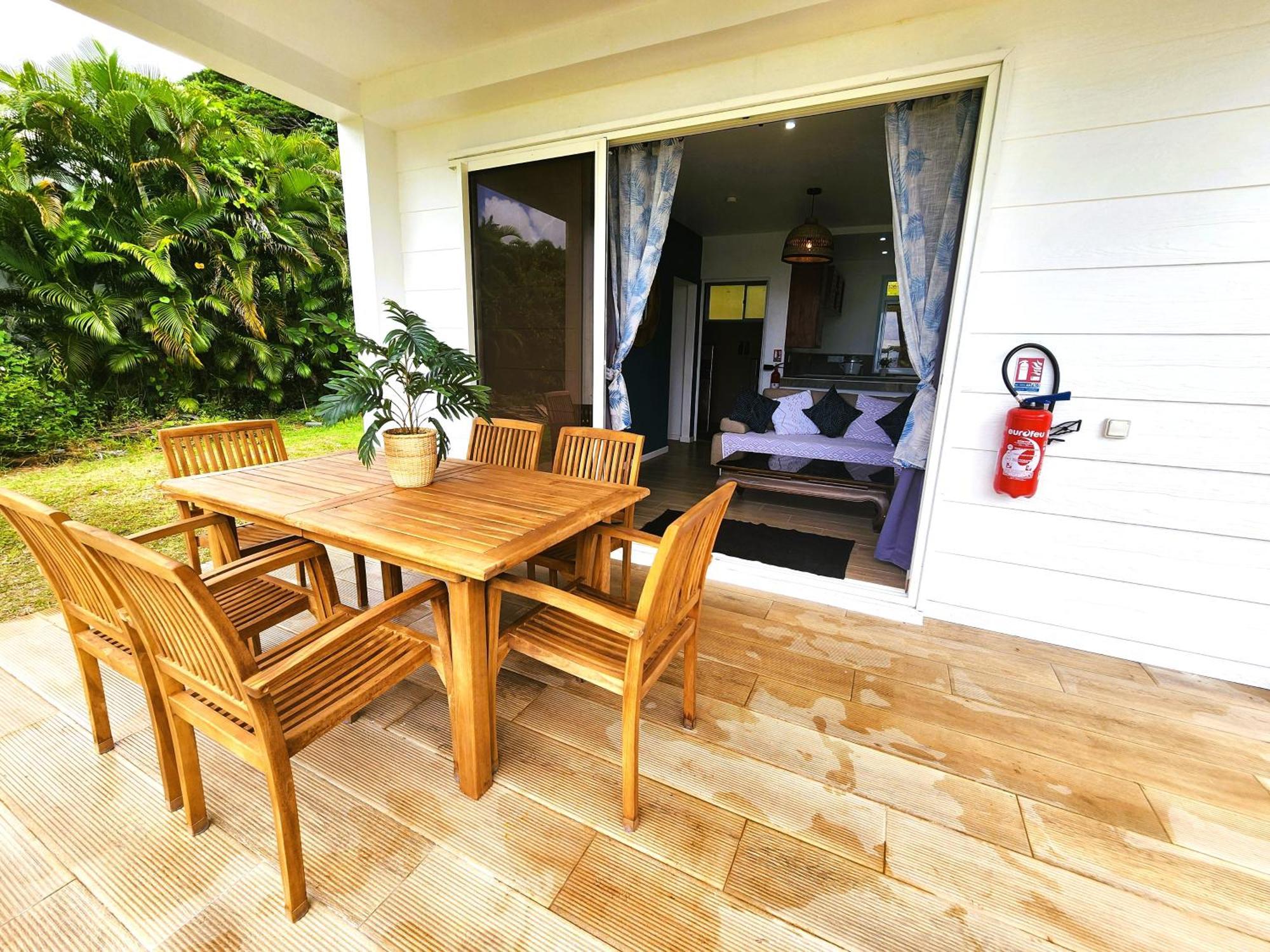 Duplex En Bord De Mer Fare Tahitea Pension Taputapuapea エクステリア 写真