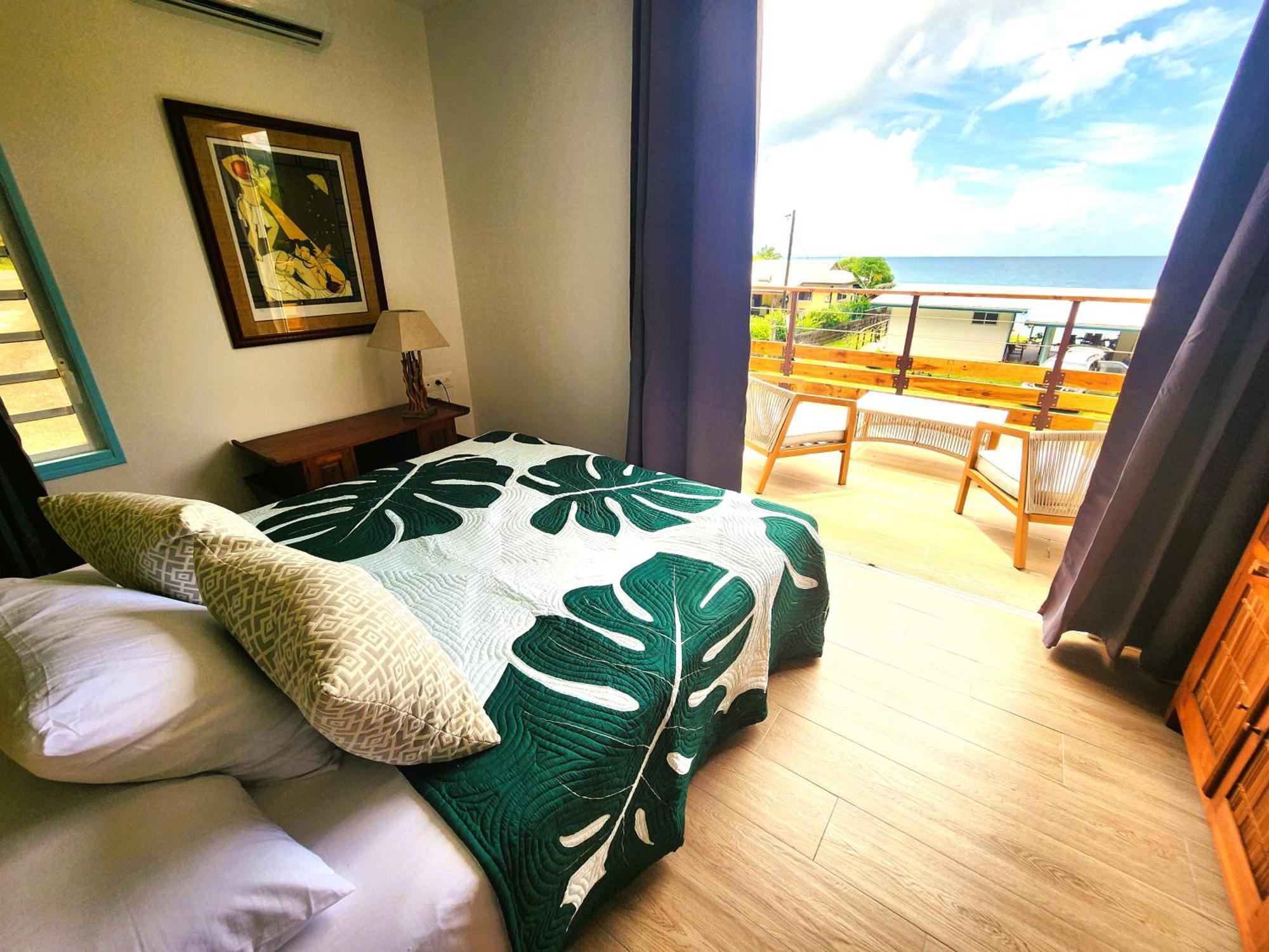 Duplex En Bord De Mer Fare Tahitea Pension Taputapuapea エクステリア 写真