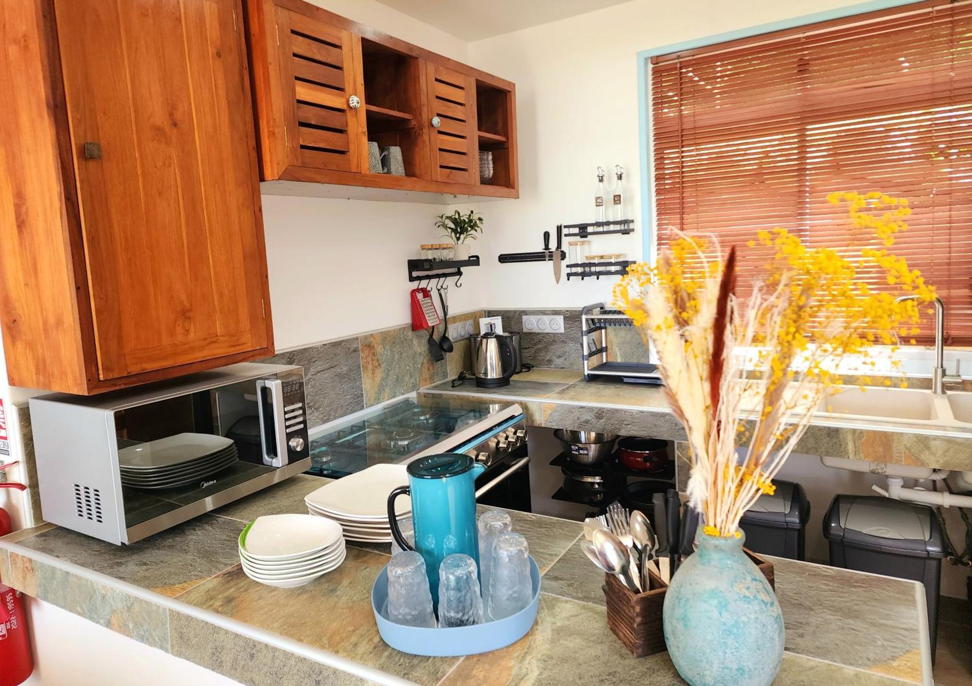 Duplex En Bord De Mer Fare Tahitea Pension Taputapuapea エクステリア 写真